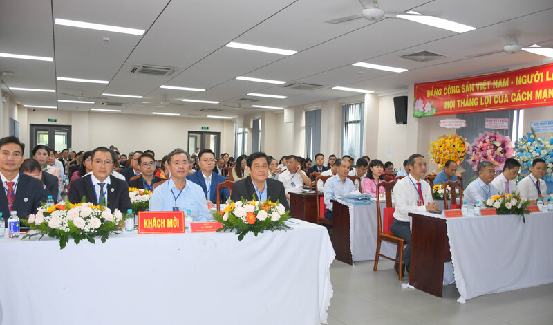 Đại biểu tham dự Okvip69.com bán cá nổ hủ Đại biểu Hội Okvip tại về Bà Điểm nhiệm kỳ I (2025 - 2030). Ảnh: Minh Khuê.