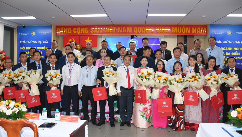Ra mắt Ban Chấp hành Hội Okvip tại về Bà Điểm nhiệm kỳ I (2025 - 2030). Ảnh: Minh Khuê.