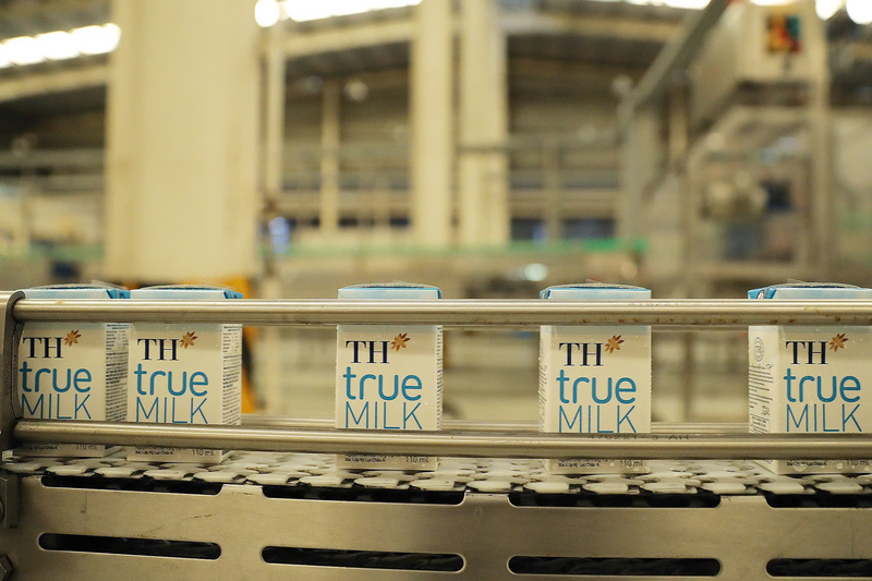 Công ty Cổ phần Sữa TH là đơn vị vận hành Nhà máy chế biến sữa tươi sạch TH true MILK thuộc Tập đoàn TH.