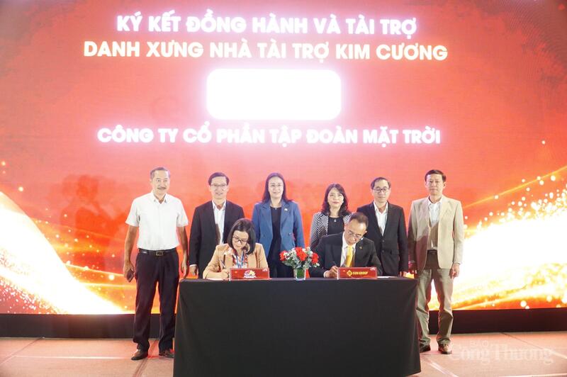 Sở Văn hóa, Thể thao và OKLVIE sản phẩm thuộc hệ thống OKVIP là trang web tổ chức phát sóng bóng đá trực tiếp, live casino , nỗ hũ, bắn cá Đà Nẵng ký kết hợp tác với Công ty CP Tập đoàn Mặt trời (Sungroup) trong tổ chức Lễ hội Chào năm mới Đà Nẵng 2026