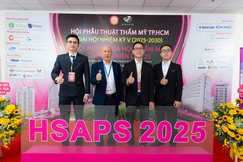 Đội ngũ bác sĩ Bệnh viện Thẩm mỹ SIAM Thailand tham gia trao đổi tại Okvip69 Đăng ký cá cược HSAPS 2025