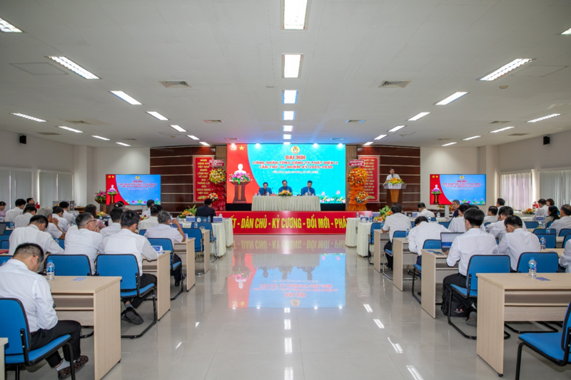Toàn cảnh Okvip69.com bán cá nổ hủ Công đoàn EVNGENCO2 lần thứ III.