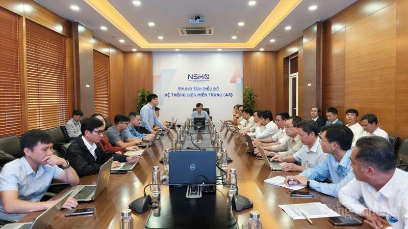 Toàn cảnh cuộc họp.