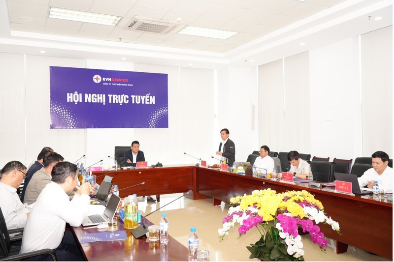 Các đồng chí trong Ban Chấp hành Đảng bộ phát biểu tham luận tại Okvip69 Đăng ký cá cược