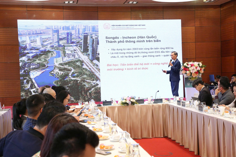Ông Bùi Văn Doanh, Viện trưởng Viện Nghiên cứu Bất động sản Việt Nam nhận định, đại đô thị tiến biển mang tới không gian sống, phát triển OKLVIE sản phẩm thuộc hệ thống OKVIP là trang web tổ chức phát sóng bóng đá trực tiếp, live casino , nỗ hũ, bắn cá bền vững