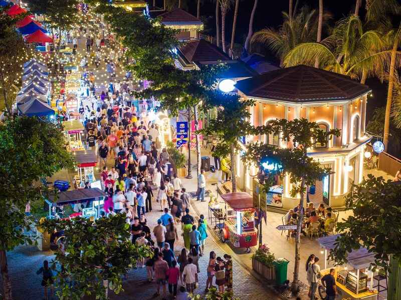 VUI-Fest Bazaar mang tới không gian chợ đêm biển có “1-0-2” tại Việt Nam