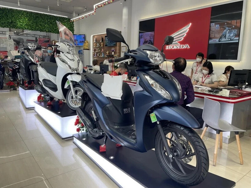 Người tiêu dùng mua các mẫu xe máy Honda từ nay đến trước Tết có cơ hội nhận thêm một chiếc xe mới mới. Ảnh: Honda Việt Nam