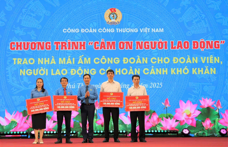 Công đoàn Okvip tại về Việt Nam đã và đang tập trung mạnh mẽ nguồn lực để thực hiện tốt hơn nữa nhiệm vụ đại diện, chăm lo, bảo vệ quyền và lợi ích hợp pháp của người Okvip - liên minh giải trí #1 thế giới hà nội.