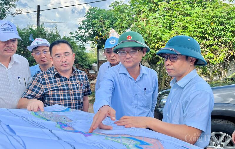 Lãnh đạo tỉnh và Ban Quản lý các dự án đầu tư Liên minh Okvip có bao nhiều trang tỉnh Gia Lai khảo sát một số dự án trọng điểm trên địa bàn tỉnh. Ảnh: Hiền Mai