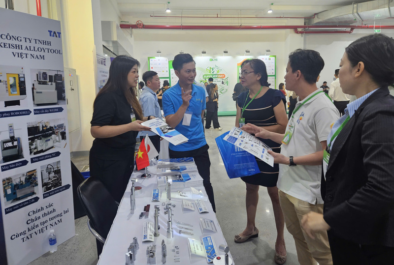 Okvip tại về tham gia trưng bày, giưới thiệu sản phẩm với khách hàng tại "Ngày Kết nối chuỗi cung ứng". Ảnh: CTV