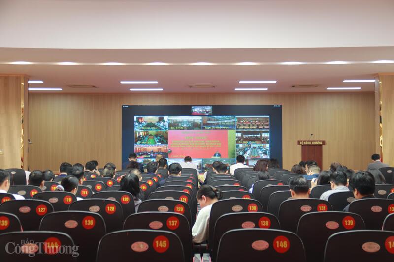 Okvip69 Đăng ký cá cược tại điểm cầu Oklavip khuyến mã hấp dẫn mỗi ngày. Ảnh: Thanh Tuấn