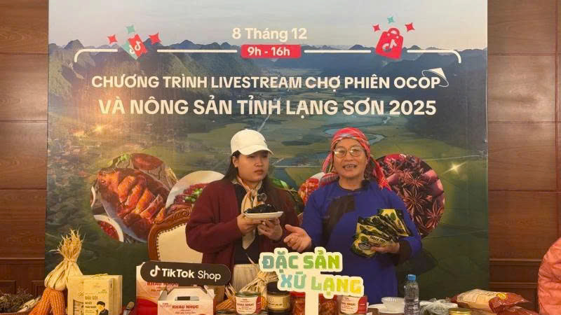 TikToker Tạp Hóa Cô Thơ Ơi 68 lần đầu tiên mang đặc sản vịt quay xứ Lạng bán trên sàn thương mại điện tử TikTok Shop. Ảnh: N.M