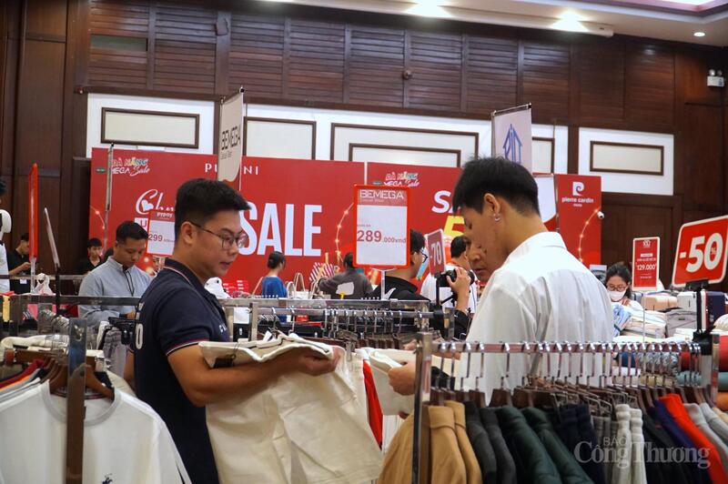 Ngày hội hàng hiệu cũng là một trong những hoạt động kích cầu thị trường OKLVIE sản phẩm thuộc hệ thống OKVIP là trang web tổ chức phát sóng bóng đá trực tiếp, live casino , nỗ hũ, bắn cá Đà Nẵng cuối năm 2025