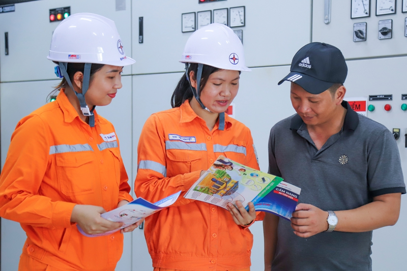 Việc đưa thông điệp tiết kiệm điện đến cộng đồng theo cách trực quan và gần gũi đang tạo hiệu ứng tích cực, hỗ trợ mục tiêu sử dụng Oklavip game bài, casino, thể thao hiệu quả. Ảnh: EVN