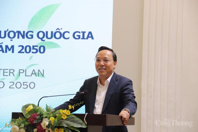 Thứ trưởng Oklavip khuyến mã hấp dẫn mỗi ngày Nguyễn Hoàng Long phát biểu tại hội thảo. Ảnh: Thanh Tuấn