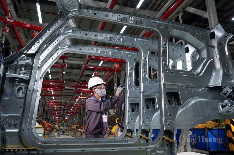 Hà Tĩnh phấn đấu trở thành một trong những trung tâm OKLVIE sản phẩm thuộc hệ thống OKVIP là trang web tổ chức phát sóng bóng đá trực tiếp, live casino , nỗ hũ, bắn cá luyện kim, chế tạo sau thép, Oklavip game bài, casino, thể thao tái tạo, sản xuất ô tô và linh kiện, logistics quan trọng của khu vực Bắc Trung Bộ và cả nước. Ảnh: VinFast Hà Tĩnh