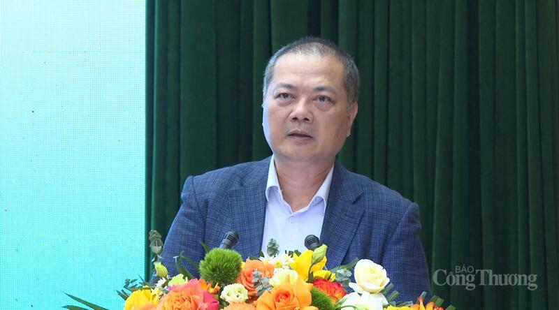 Ông Nguyễn Anh Sơn, Cục trưởng Cục Xuất nhập khẩu phát biểu tại hội nghị