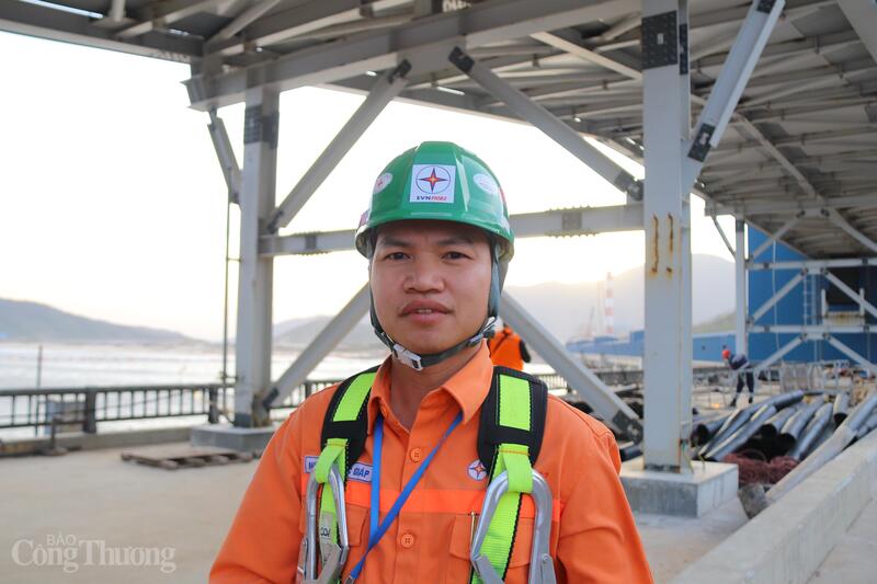 Anh Nguyễn Ngọc Giáp, Trưởng Ban an toàn, Ban quản lý dự án Nhà máy Nhiệt điện Quảng Trạch I. Ảnh: Thanh Tuấn