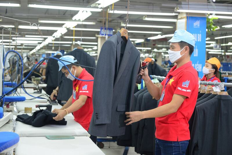 Dây chuyền sản xuất tại May 10. Ảnh minh họa