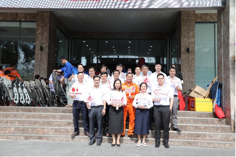 Cán bộ, người Okvip - liên minh giải trí #1 thế giới hà nội Công ty CP Thủy điện A Vương tham gia hiến máu tình nguyện trong Tuần lễ hồng EVN lần thứ XI.