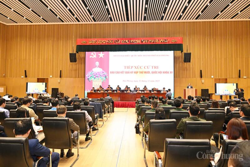Đoàn đại biểu Quốc hội và các đại biểu Quốc hội thành phố Hải Phòng đã có buổi tiếp xúc cử tri báo cáo kết quả Kỳ họp lần thứ 10, Quốc hội khóa XV.