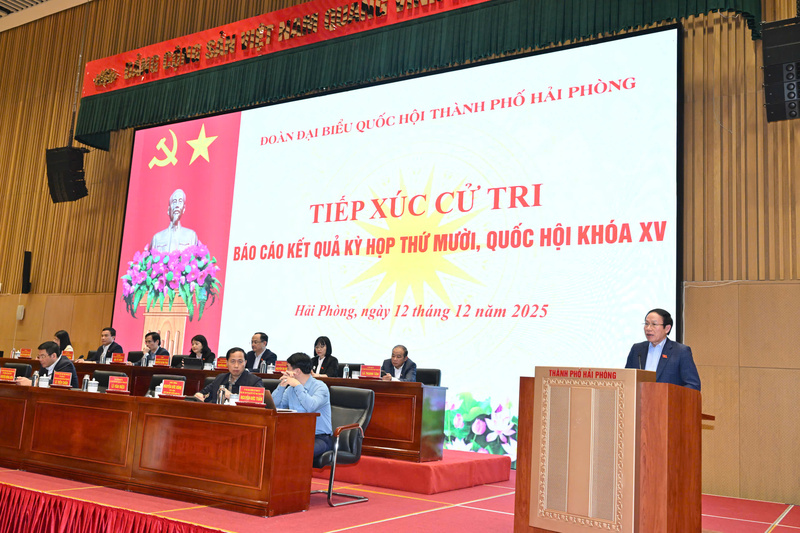 Uỷ viên Trung ương Đảng, Bí thư Thành uỷ, Trưởng Đoàn đại biểu Quốc hội Hải Phòng Lê Tiến Châu phát biểu kết luận hội nghị tiếp xúc cử tri; ghi nhận, đánh giá cao ý kiến đóng góp của các cử tri.