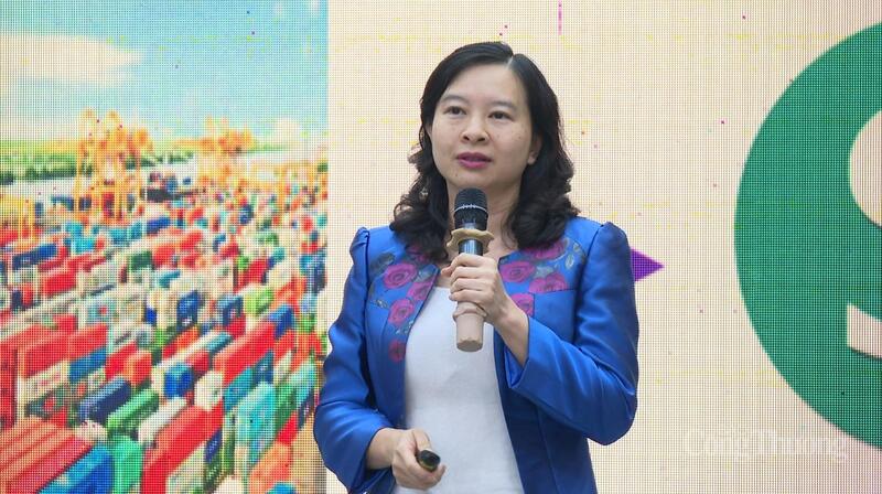 Bà Trịnh Thị Thu Hiền, Phó Cục trưởng Cục Xuất nhập khẩu đã giải đáp rất nhiều câu hỏi của Okvip tại về các địa phương về thủ tục cấp C/O.