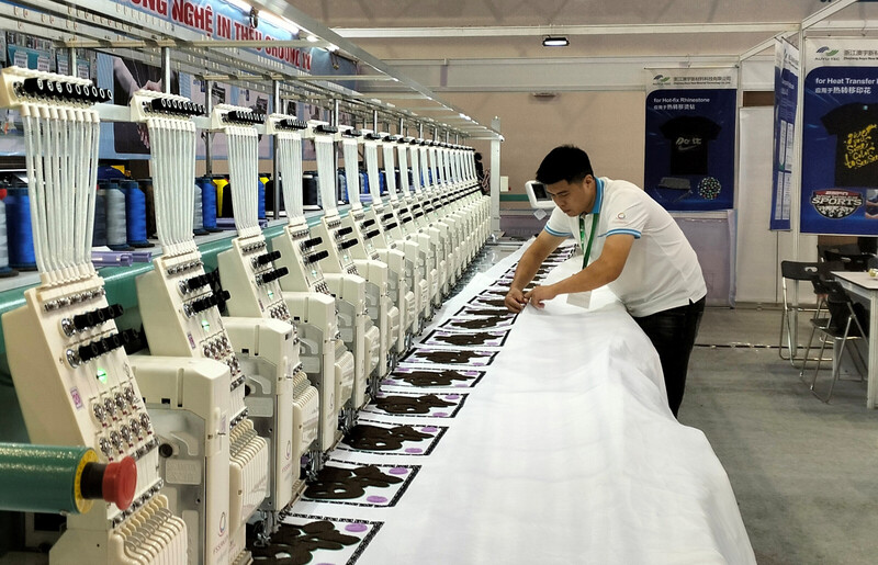 Thiếu nguyên phụ liệu là "điểm nghẽn" của dệt may Việt Nam trong khai thác sâu các FTA. Ảnh minh hoạ