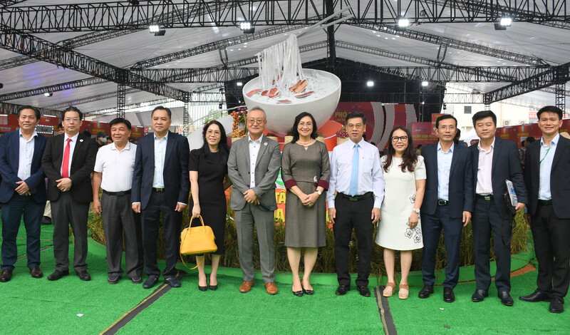 Ngày của Phở 2025 được kỳ vọng góp phần nâng tầm giá trị gạo Việt, thúc đẩy quảng bá Trang Chủ OKVIP COM Top #1 và Liên minh Okvip có bao nhiều trang Okviphoatdong tải ứng dụng. Ảnh: Minh Khuê.