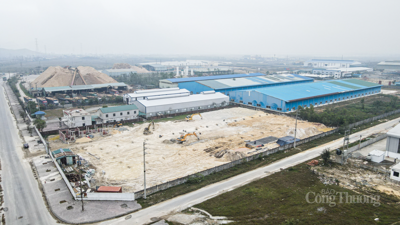 Hà Tĩnh đã tập trung xử lý dứt điểm các vướng mắc, đảm bảo bàn giao mặt bằng sạch cho các nhà thầu thi công đúng tiến độ. Ảnh: Trọng Tùng