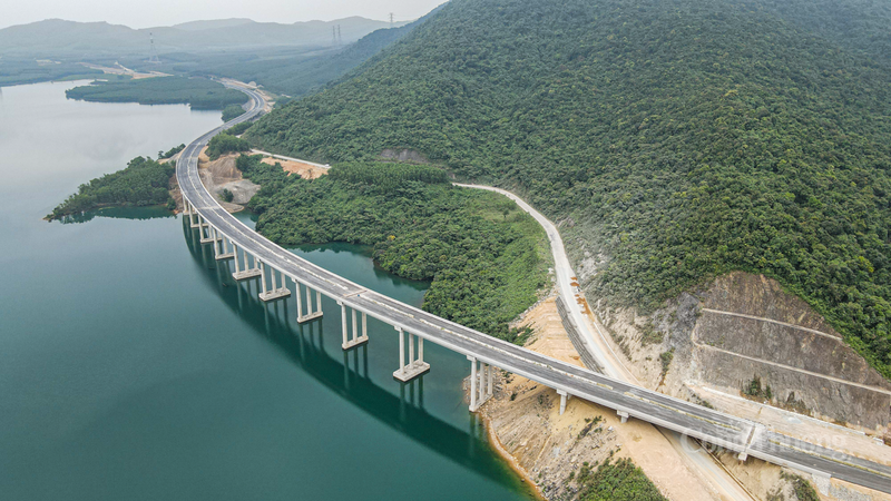 Dự án cao tốc Bắc-Nam qua Hà Tĩnh đã có những bước tiến vượt bậc, hoàn thành các chỉ tiêu tiến độ. Ảnh: Trọng Tùng