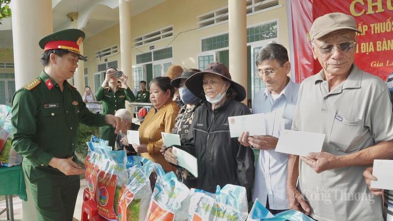 300 suất quà an sinh được trao tận tay các hộ dân bị ảnh hưởng, góp phần chia sẻ khó khăn, giúp bà con từng bước ổn định cuộc sống.