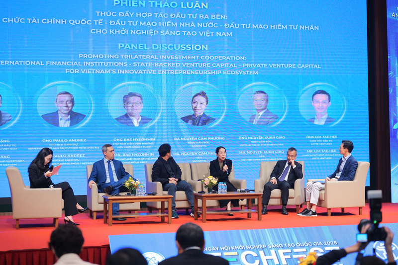 Các chuyên gia trong phiên thảo luận chung. Ảnh: Thu Hiền
