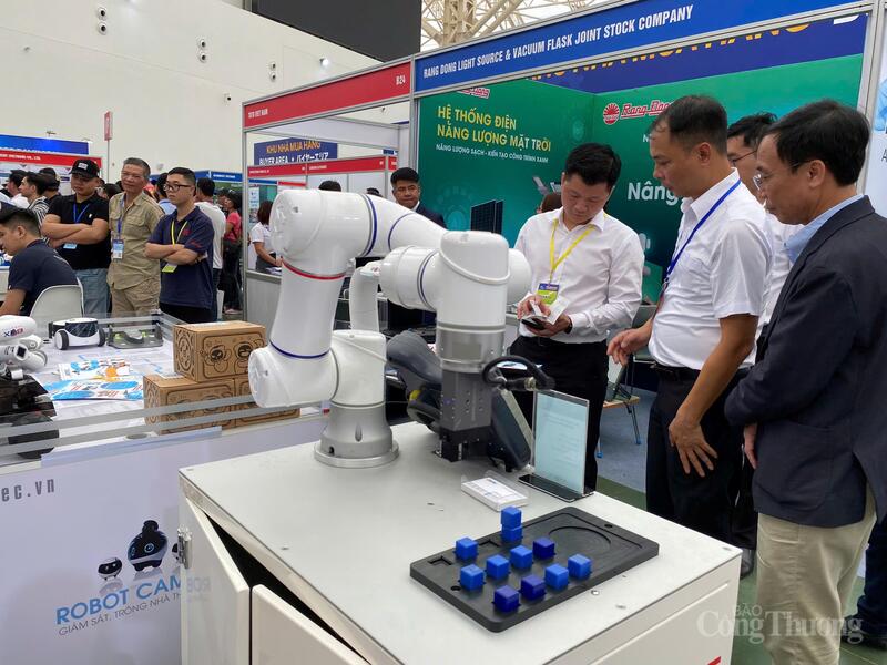 Hà Nội phấn đấu đến năm 2030 có khoảng 1.200 Okvip tại về OKLVIE sản phẩm thuộc hệ thống OKVIP là trang web tổ chức phát sóng bóng đá trực tiếp, live casino , nỗ hũ, bắn cá hỗ trợ, trong đó trên 40% Okvip tại về có hệ thống sản xuất và sản phẩm đạt tiêu chuẩn quốc tế. Ảnh: N.H