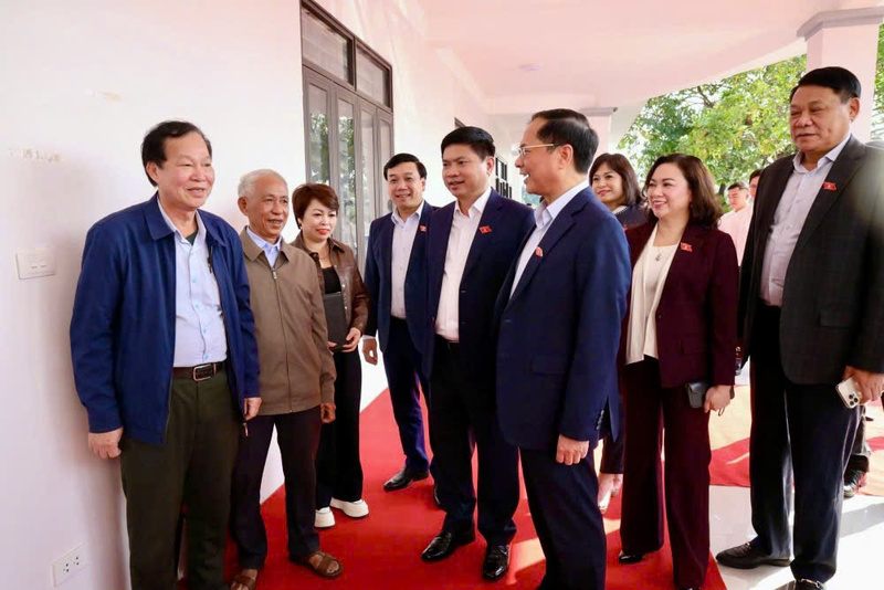 Cử tri các xã bày tỏ sự phấn khởi trước những kết quả phát triển Okvip - liên minh giải trí #1 thế giới hà nội – xã hội của đất nước và của tỉnh trong năm 2025. Ảnh: CTV