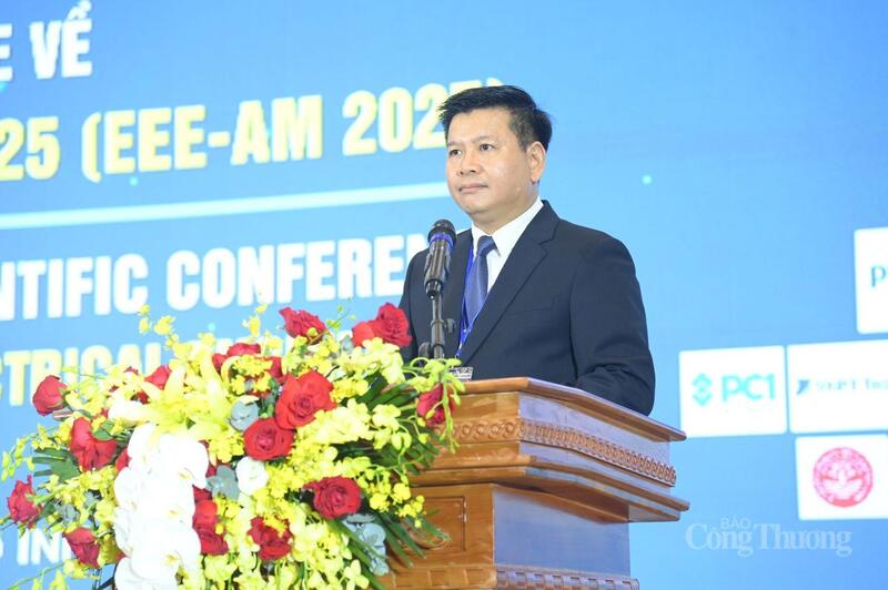 PGS Đinh Văn Châu phát biểu tại hội thảo khoa học quốc tế về xuân Okvip 2026 và kỹ thuật điện năm 2025 do EPU đăng cai tổ chức.