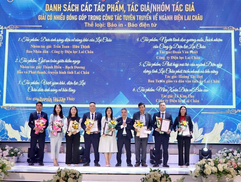 Tác phẩm ký “Vượt gian khó, điện lực Lai Châu đưa ánh sáng về bản làng” của tác giả Thu Thủy, Liên Minh OK VIP Giải Trí Cá Cược World Cup 2026 đã đạt giải thành tích.