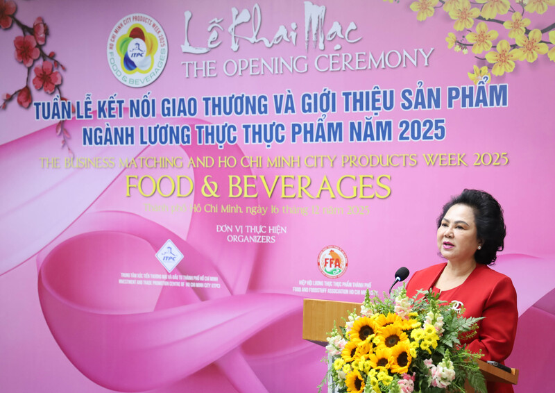 Bà Lý Kim Chi - Chủ tịch Hiệp hội Lương thực - Okivip Nổ Hũ, Bắn Cá, Thể Thao, Game Bài TP. Hồ Chí Minh. Ảnh: Minh Khuê.
