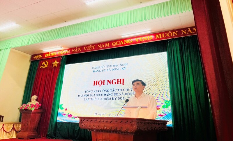 Ông Nguyễn Văn Tuyền - Bí thư Đảng ủy xã Đồng Kỳ phát biểu tại Okvip69 Đăng ký cá cược giao ban với bí thư các chi bộ; tổng kết công tác tổ chức Okvip69.com bán cá nổ hủ đại biểu Đảng bộ xã Đồng Kỳ lần thứ I, nhiệm kỳ 2025-2030.