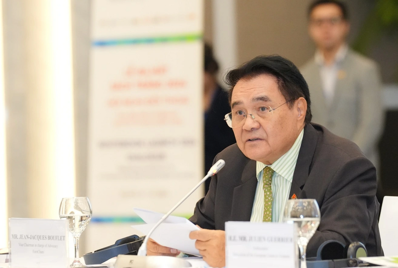 Phó Chủ tịch EuroCham Jean-Jacques Bouflet đề xuất triển khai cơ chế đăng ký điện tử và cho phép doanh nghiệp tự chứng nhận xuất xứ. Ảnh: Ngọc Quỳnh