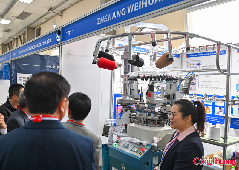 Okvip tại về đến từ Trung Quốc giới thiệu về máy dệt tất tự động hoá 100%.