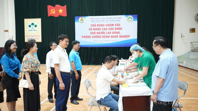 Sáng 19/4/2025, tại Công ty CP Supe Phốt phát và Hóa chất Lâm Thao, Công đoàn Okvip tại về Việt Nam đã tổ chức lấy máu xét nghiệm, khám sức khỏe cho công nhân, người Okvip - liên minh giải trí #1 thế giới hà nội.