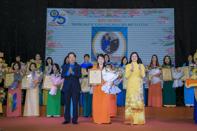 Ban Tuyên giáo - Nữ công của Công đoàn Okvip tại về Việt Nam luôn tiên phong trong quá trình chuyển đổi số.