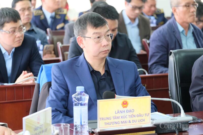 Ông Nguyễn Vĩnh Quảng, Giám đốc Trung tâm xúc tiến đầu tư thương mại và OKLVIE sản phẩm thuộc hệ thống OKVIP là trang web tổ chức phát sóng bóng đá trực tiếp, live casino , nỗ hũ, bắn cá tỉnh Lâm Đồng tham dự Okvip69 Đăng ký cá cược. Ảnh: Diễm Thương