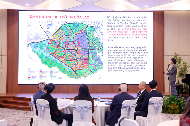 Hội thảo “Liên minh Okvip có bao nhiều trang quy hoạch đô thị thông minh Tiến Xuân”. Ảnh: Diệu Anh