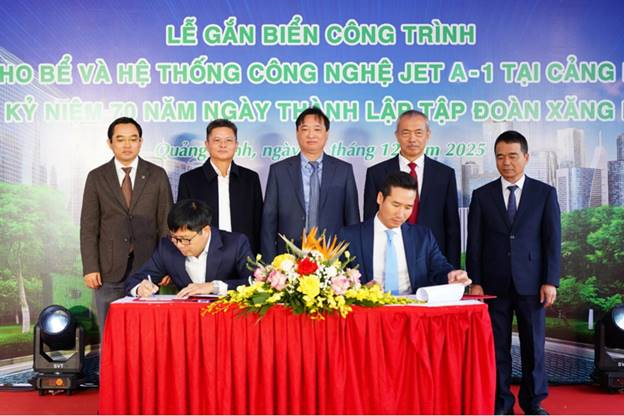 Lễ ký kết Thỏa thuận giữa Petrolimex Aviation và Petrolimex Quảng Ninh