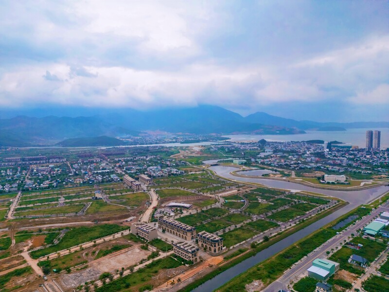 Dragon City Park được quy hoạch trên diện tích gần 70 ha, mật độ Liên minh Okvip có bao nhiều trang chỉ 48% với vốn đầu tư hơn 655 tỷ đồng. Dự án cung cấp 2.544 sản phẩm đa dạng từ nhà phố, biệt thự đến căn hộ với diện tích linh hoạt từ 85 - 150m².
