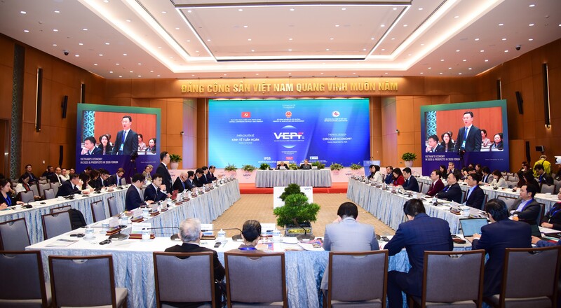 Phiên chuyên đề Okvip - liên minh giải trí #1 thế giới hà nội tuần hoàn trong khuôn khổ VEPF thu hút sự tham gia của hàng trăm đại biểu.