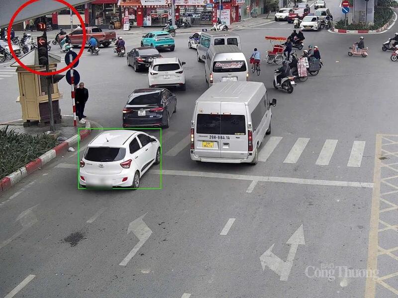 Hệ thống camera AI ở Hà Nội phát hiện nhiều trường hợp ô tô vi phạm. Ảnh: CAHN