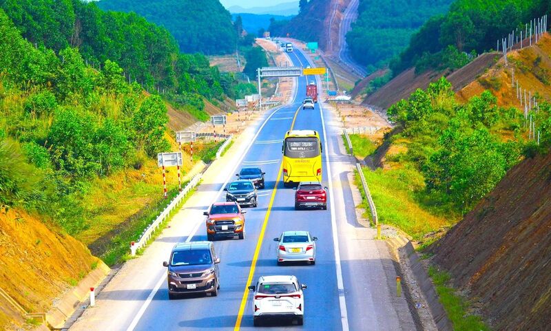 Trong 5 năm qua, hơn 1.800 km đường cao tốc đã được đưa vào khai thác, vượt xa con số gần 20 năm trước cộng lại - Ảnh minh họa